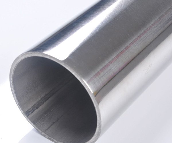 The stainless steel pipes feature smooth welds, free of black lines, scratches, crow's feet, or mechanical marks. The internal welds are nitrogen-protected, and a single white line allows for easy bending without deformation.